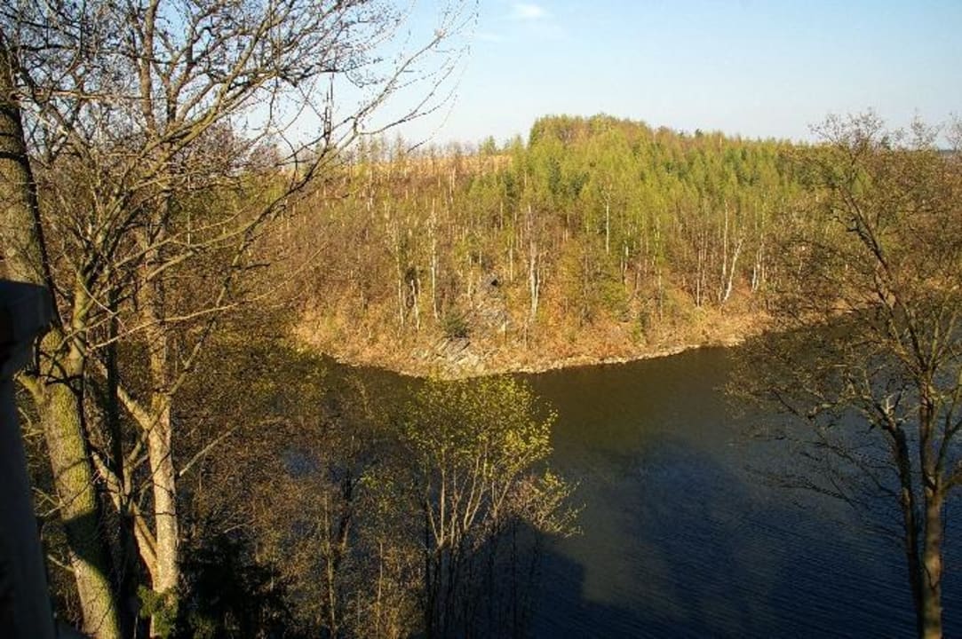 Rzeka okalająca zamek Hotel Zamek Czocha