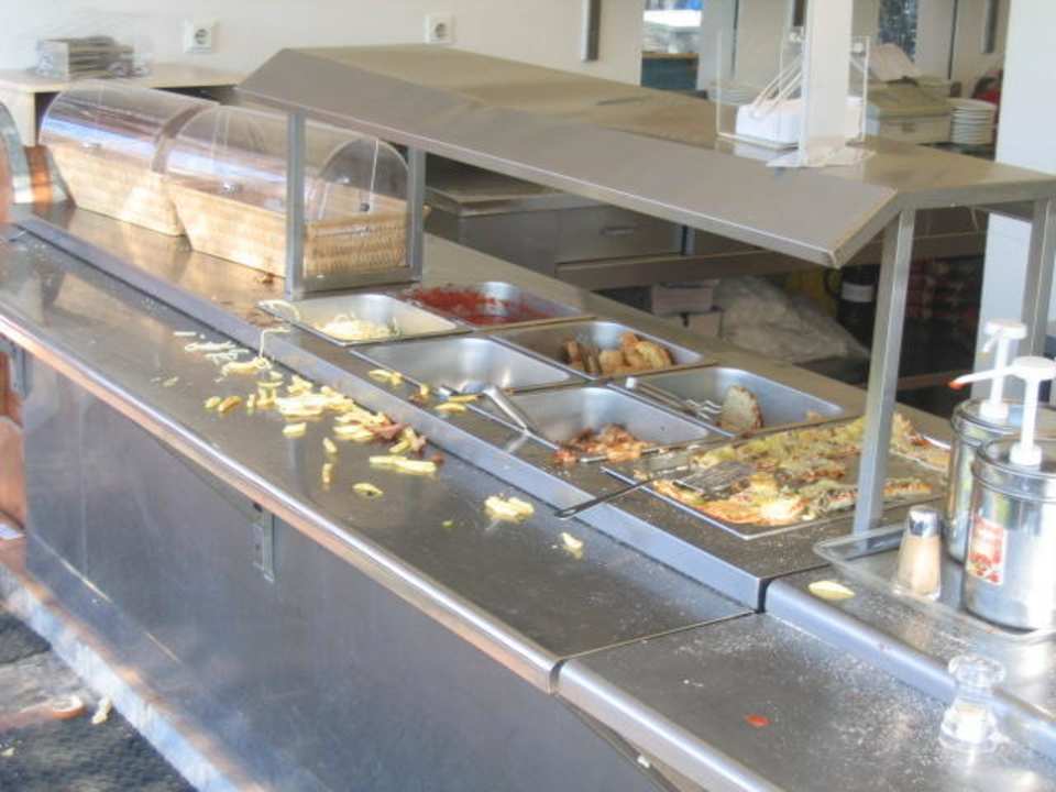 Mittagsbuffet am Pool Doreta Beach Resort & Spa