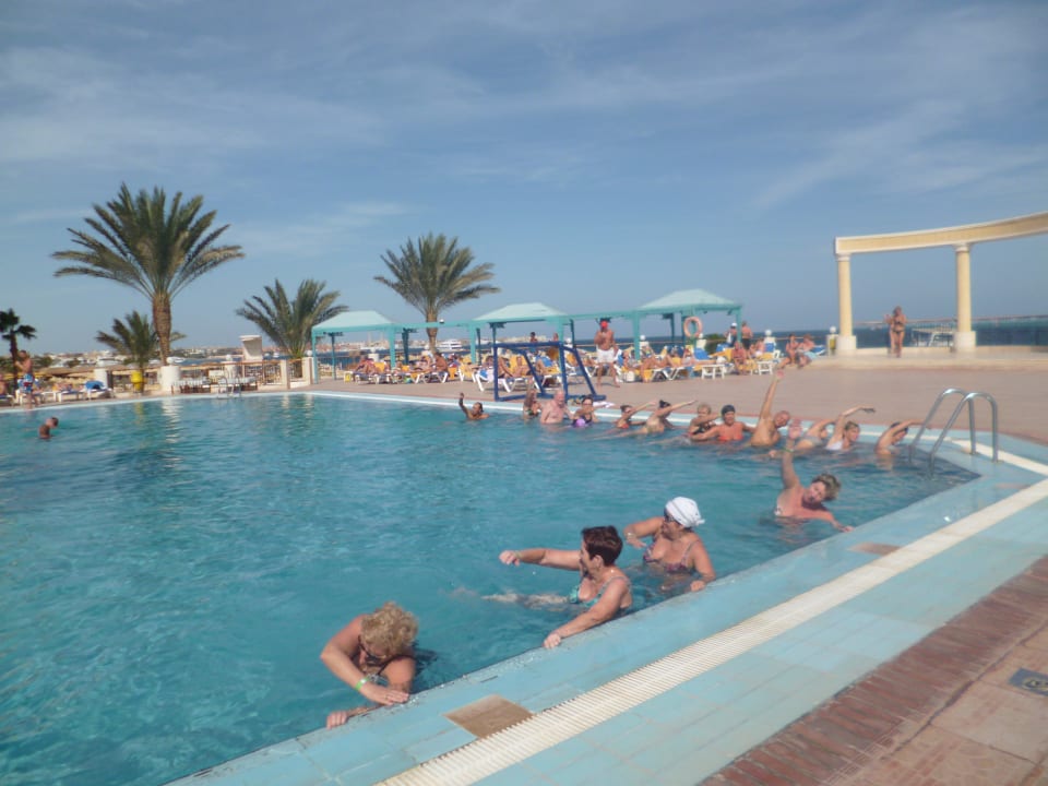 Любимая аквааэробика SUNRISE Holidays Resort (Adults Only)