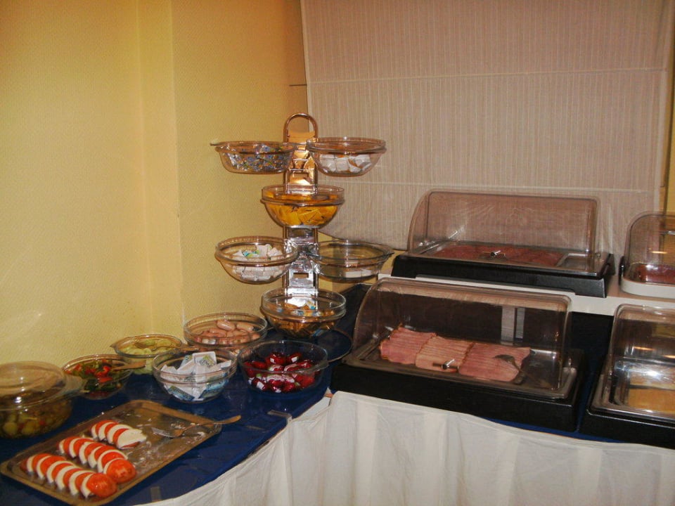Reichhaltiges Buffet Kempe Komfort Hotel