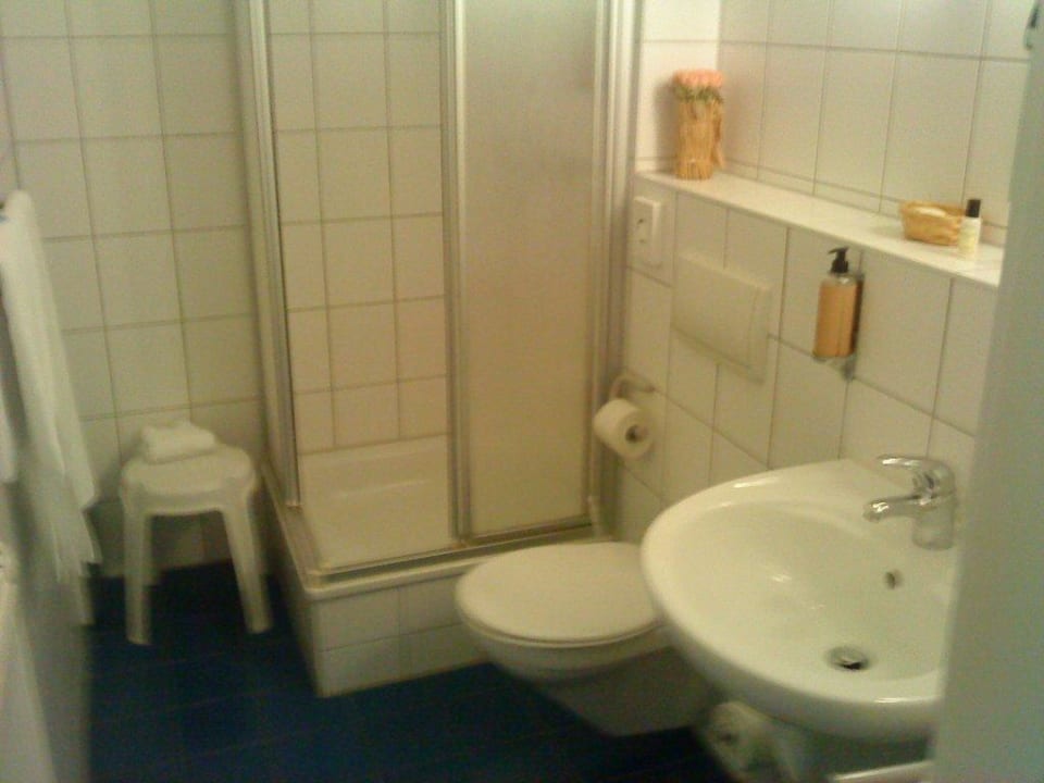 Winziges Bad KurparkHotel Warnemünde