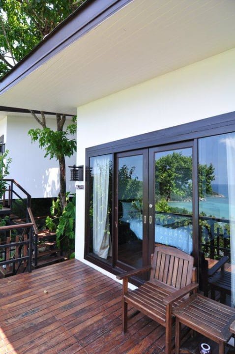 Terrasse und Eingang Hotel Chintakiri Resort