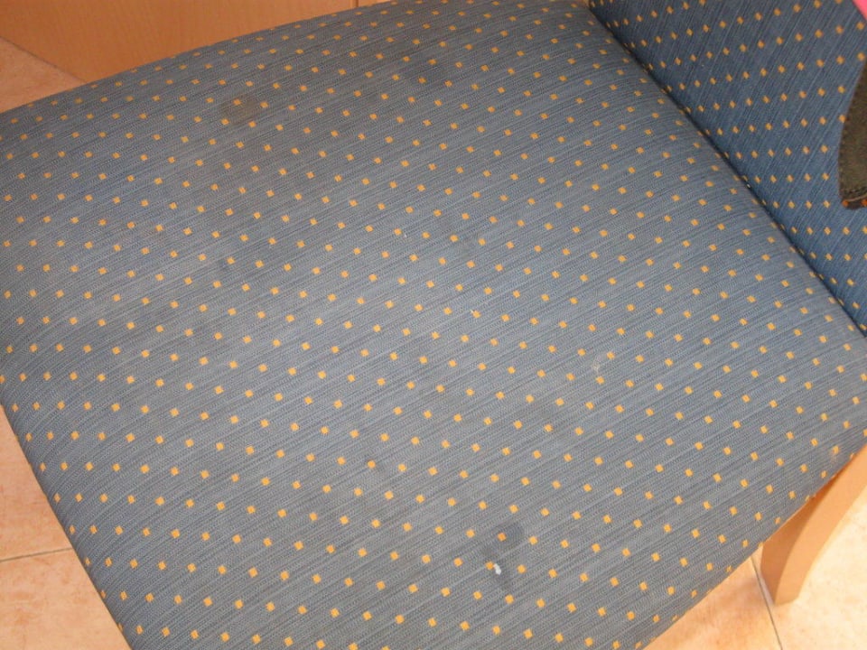 Schmutziger Schreibtischstuhl Aldiana Club Rocca Nettuno Calabria