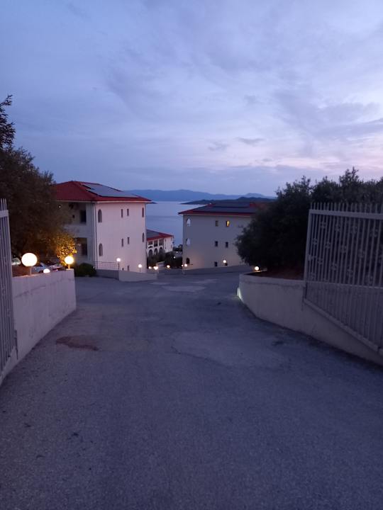 Außenansicht Akrathos Beach Hotel