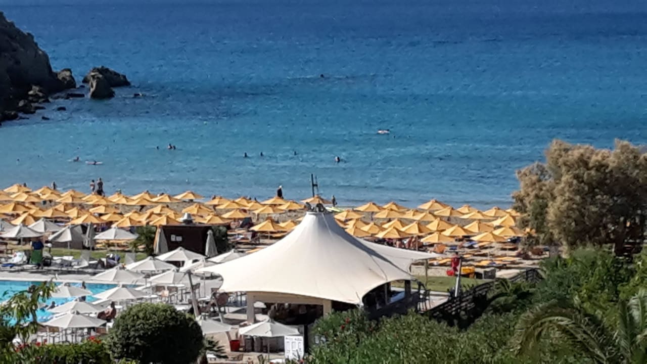 Es hat genügend Liegen Atlantica Mikri Poli Crete