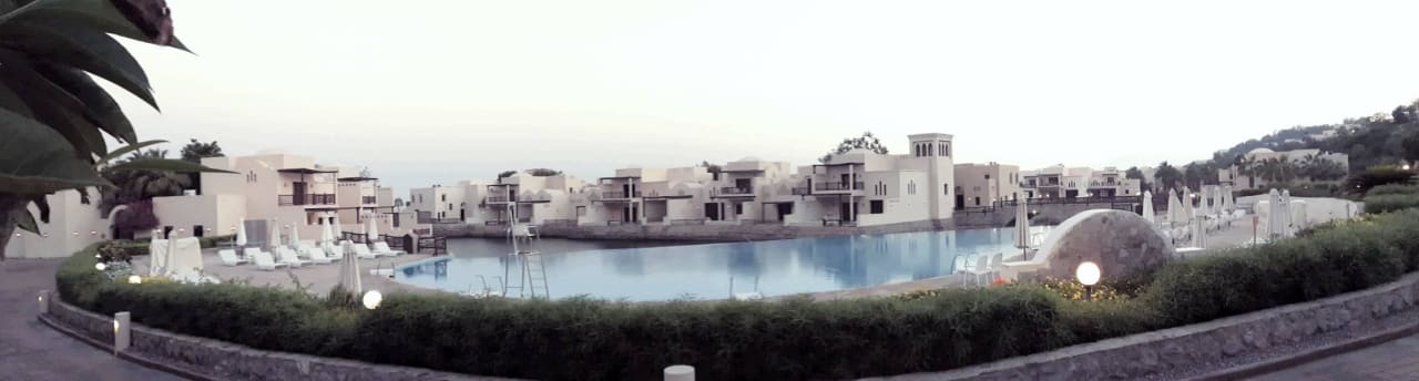 Blick vom Zimmer (2003) auf Pool The Cove Rotana Resort