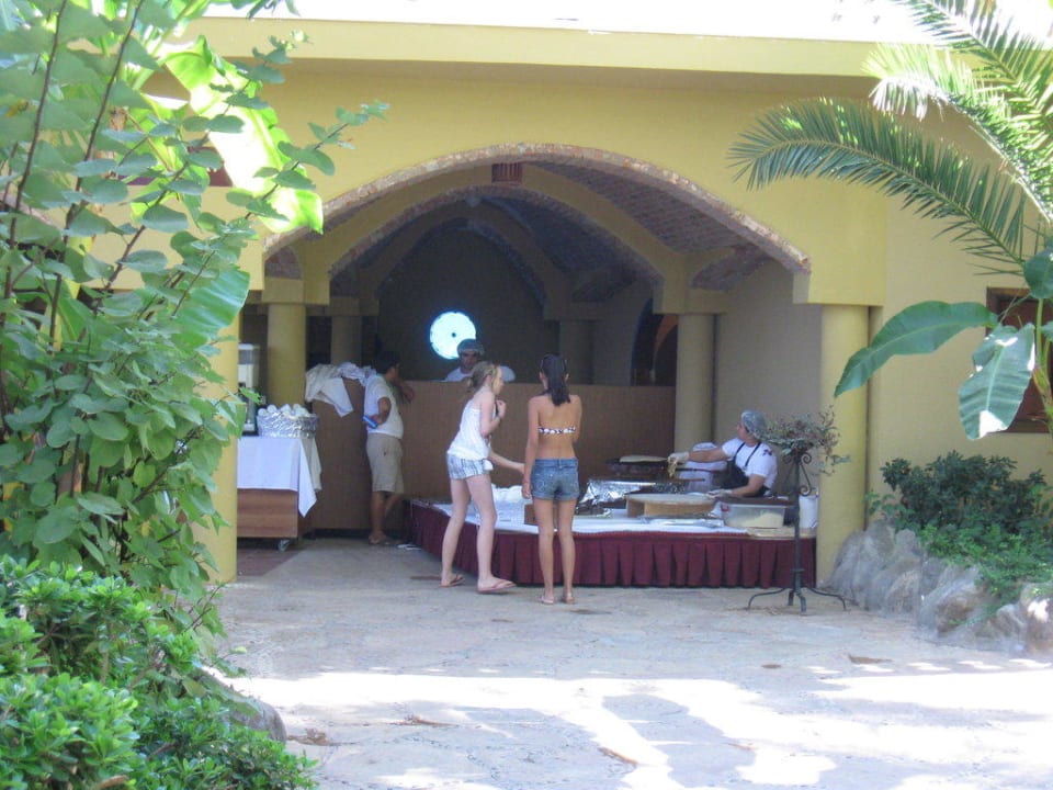 Около 17 часов подают свежие лепешки Grand Yazici Club Marmaris Palace