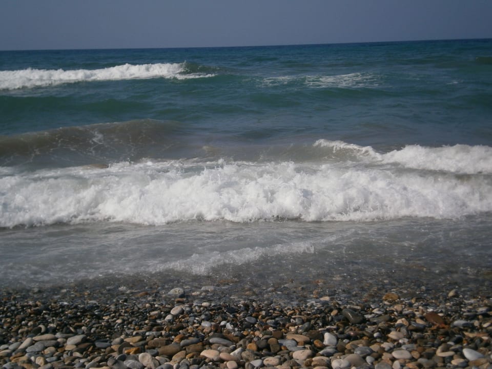 Hoher Wellengang Hydramis Palace Beach Resort