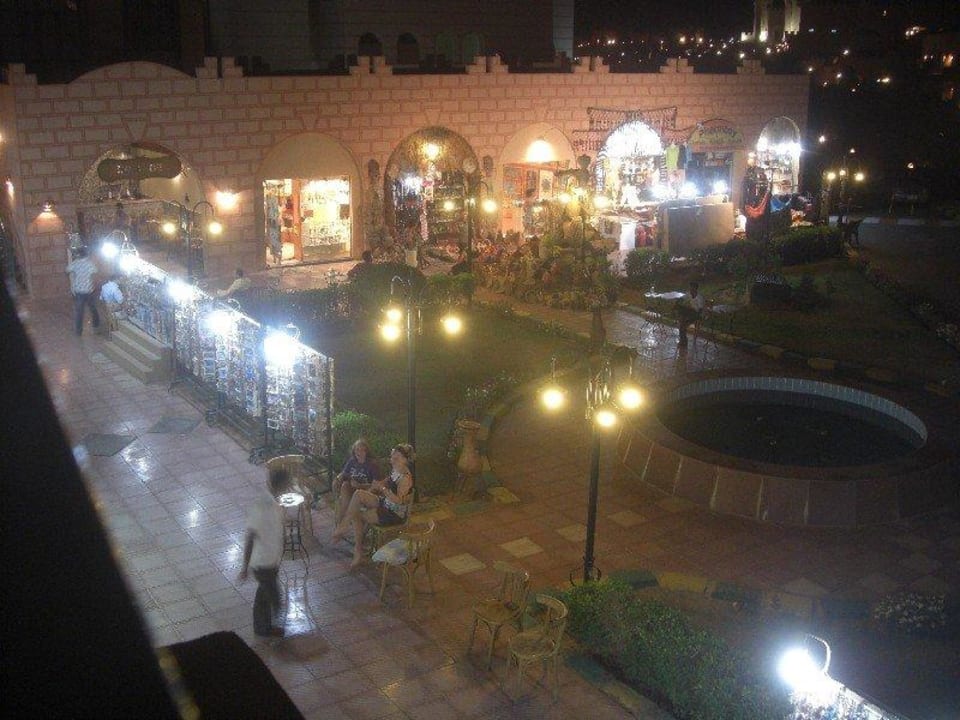 Shops bei Nacht Sentido Akassia Beach