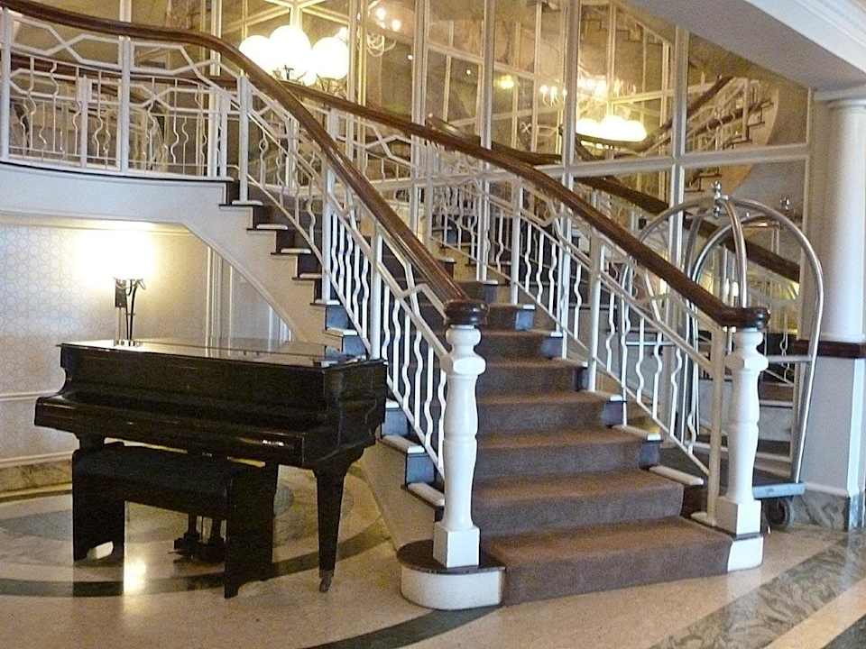 Lobby Hotel Southern Sun Maharani