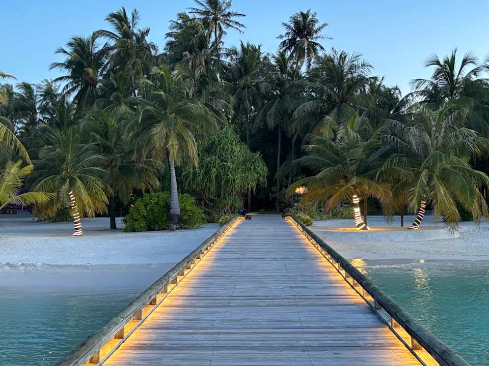 Außenansicht Atmosphere Kanifushi Maldives