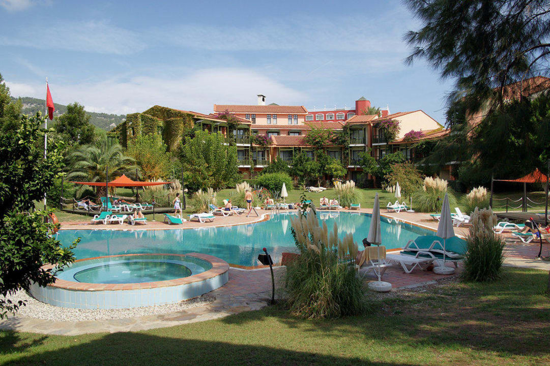 Garten & Pool Limak Limra Hotel & Resort