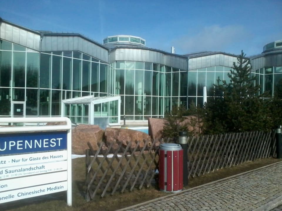 Eingangsbereich Raupennest Gesundheitszentrum Raupennest