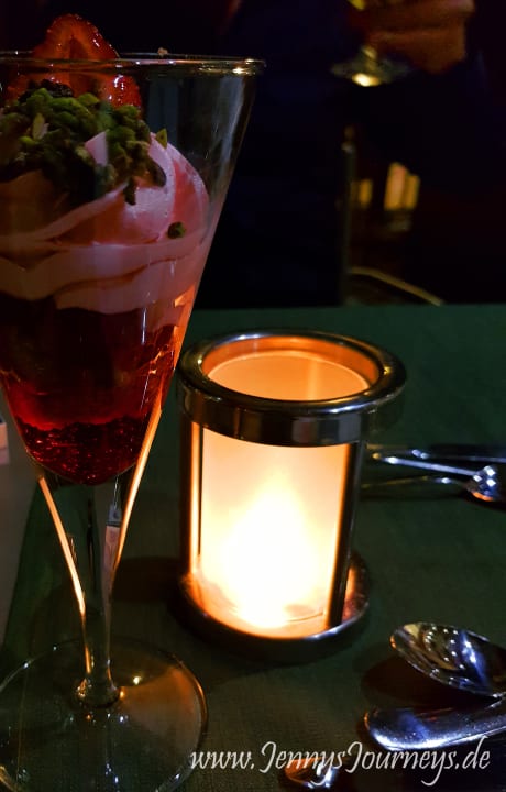 Gastro Acanthus Cennet Barut Collection