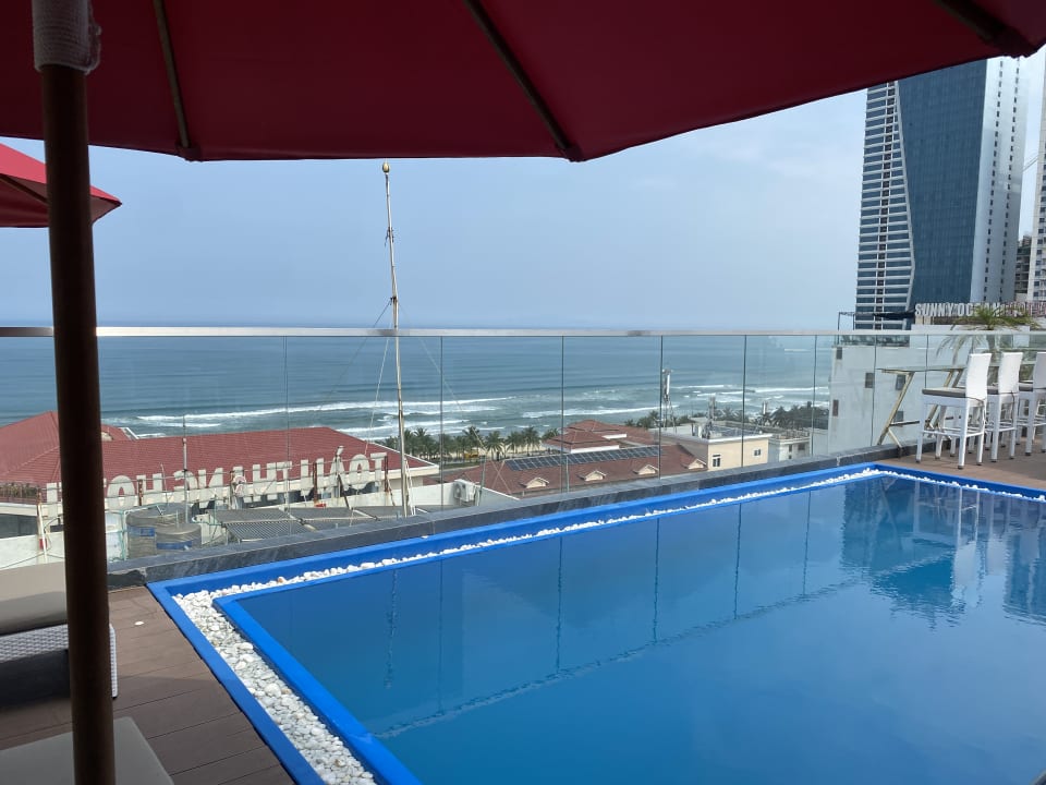 Pool Mercy Emerald Hotel