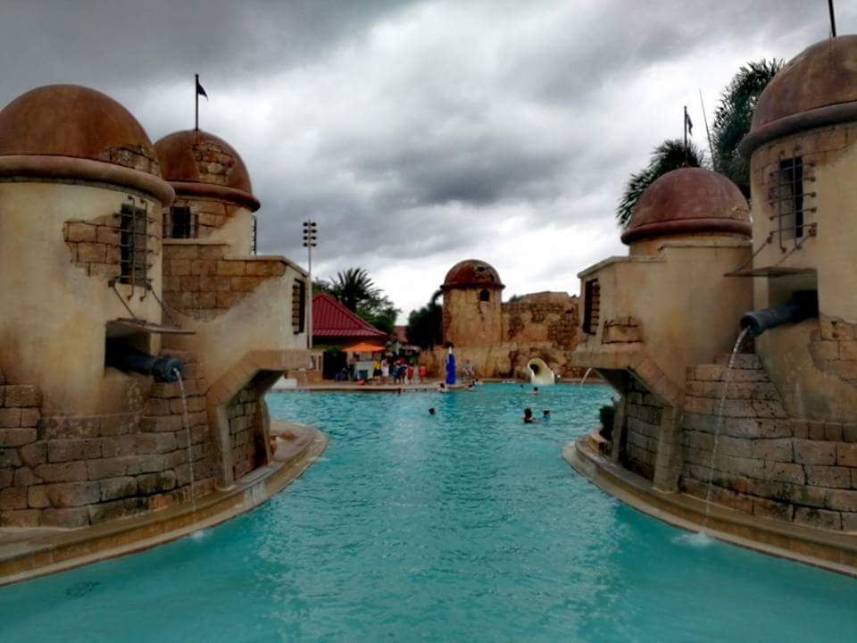 Pool Disney's Caribbean Beach Resort
