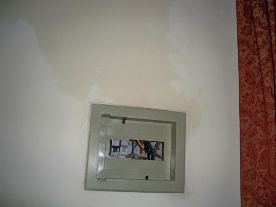 Wand nass Mira Meridia Beach Hotel