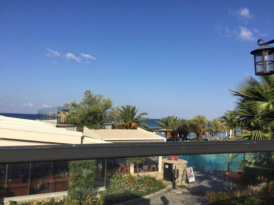 Blick von der Restaurantterrasse Anthemus Sea Beach Hotel & Spa