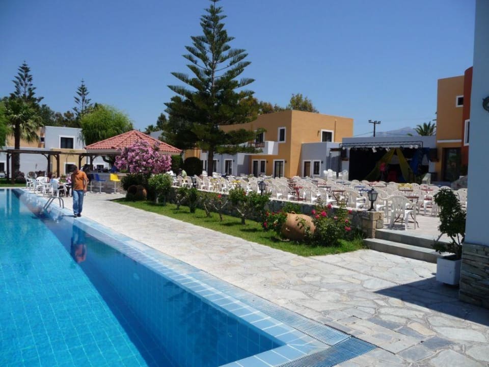 Bühne, Ruhepool Atlantica Marmari Beach