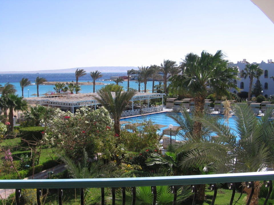 Ausblick vom Balkon des Zimmers A381 Arabia Azur Resort