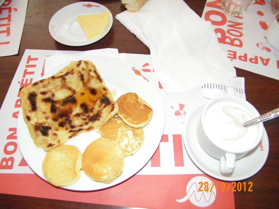 Les petits dej arciss panckakes Valeria Madina Club Resort