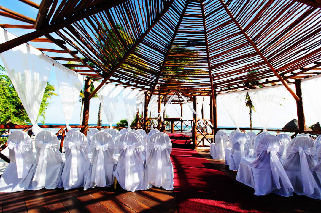 Gazebo Grand Riviera Princess All Suites & Spa Resort