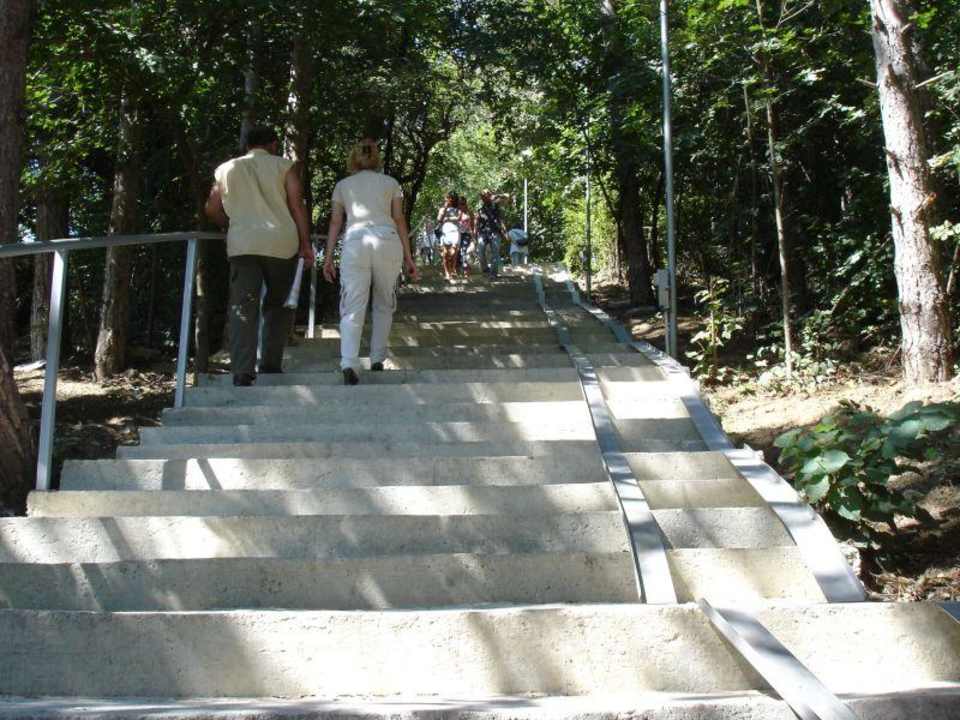 Treppen vom Strand zum Hotel Park Hotel Golden Beach