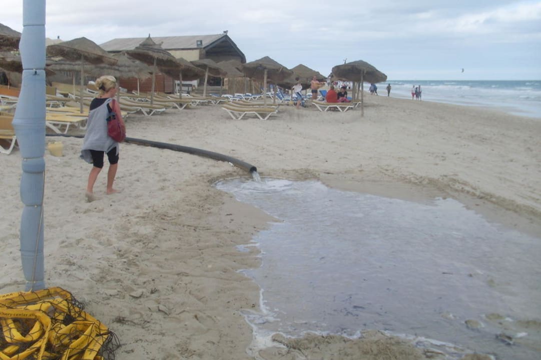 Stolperfallen am gesamten Strand Hotel Djerba Resort