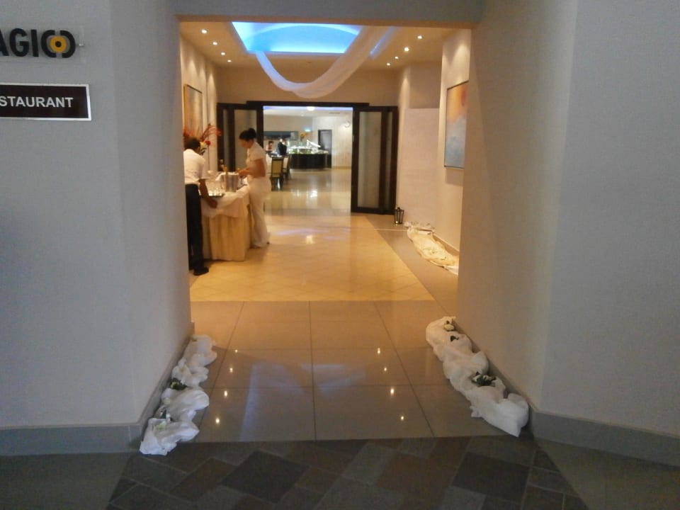 Eingang Restaurant Atlantica Marmari Palace