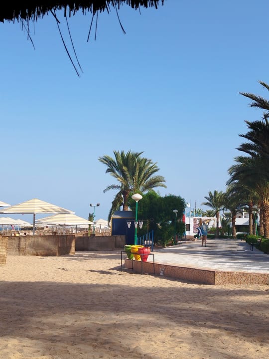 Strand Menaville Safaga