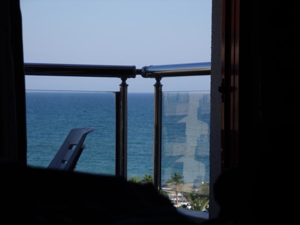 Blick vom Bett aufs Meer Kaya Belek Hotel