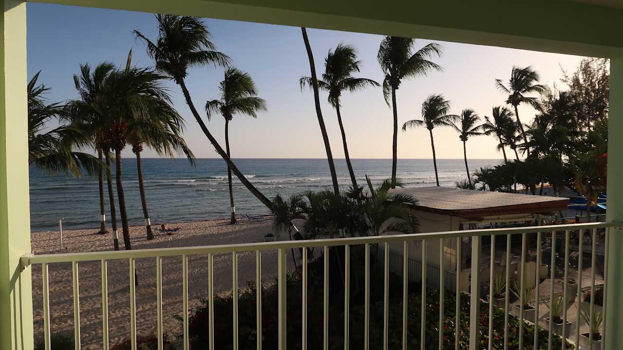 Ausblick Coconut Court Beach Hotel