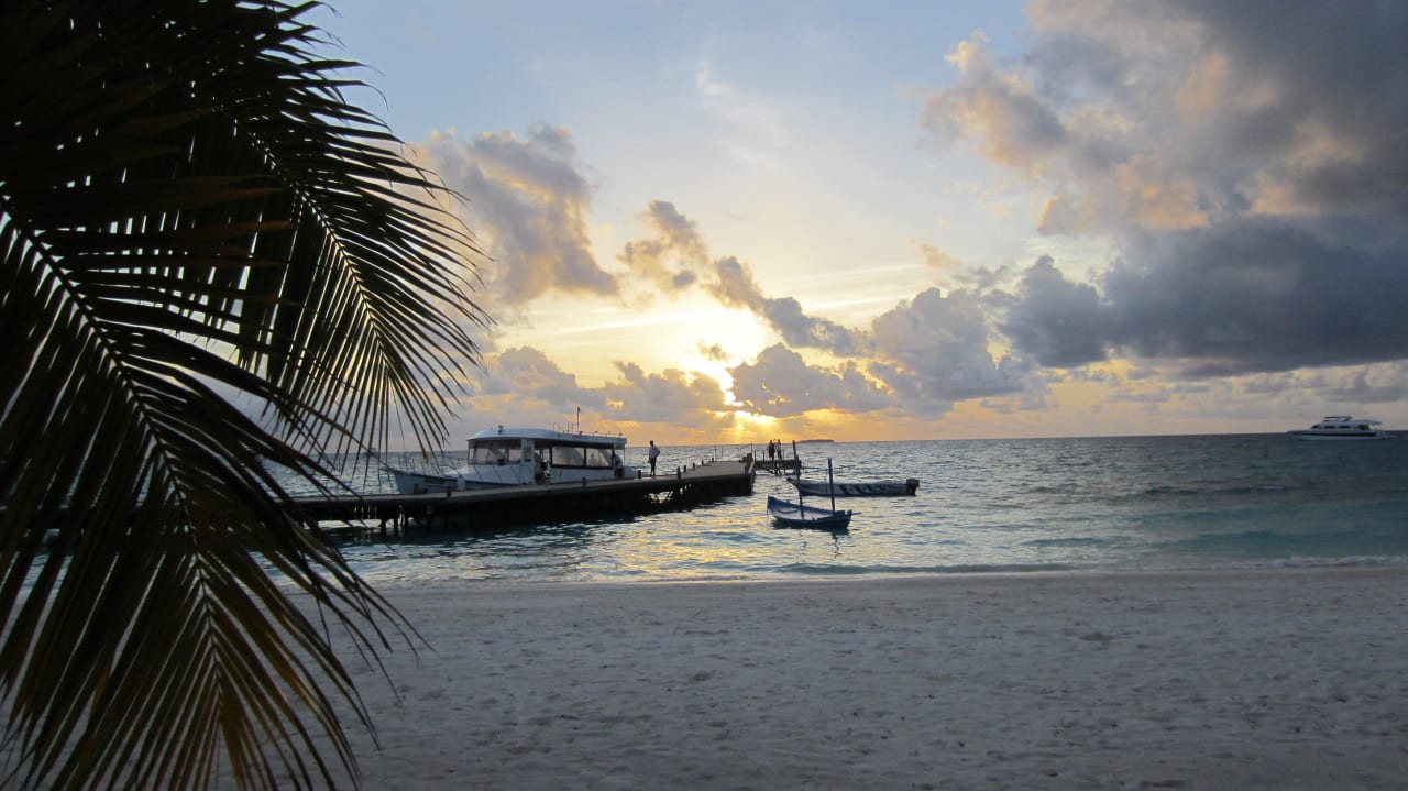 Sonnenuntergang Meeru Maldives Resort Island
