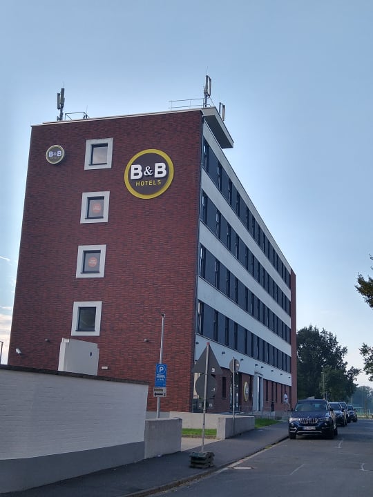 Außenansicht B&B Hotel Kassel-City
