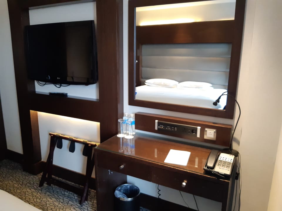 Zimmer Park Grand London Heathrow