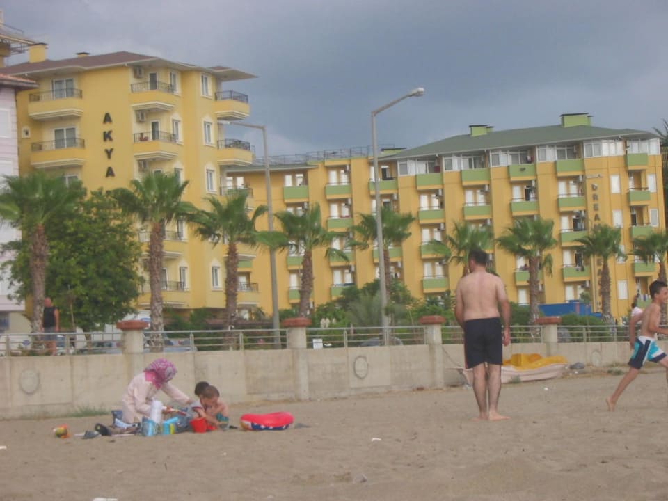Aussenansicht vom Strand, zum Hotel. Hotel Kleopatra Dreams Beach