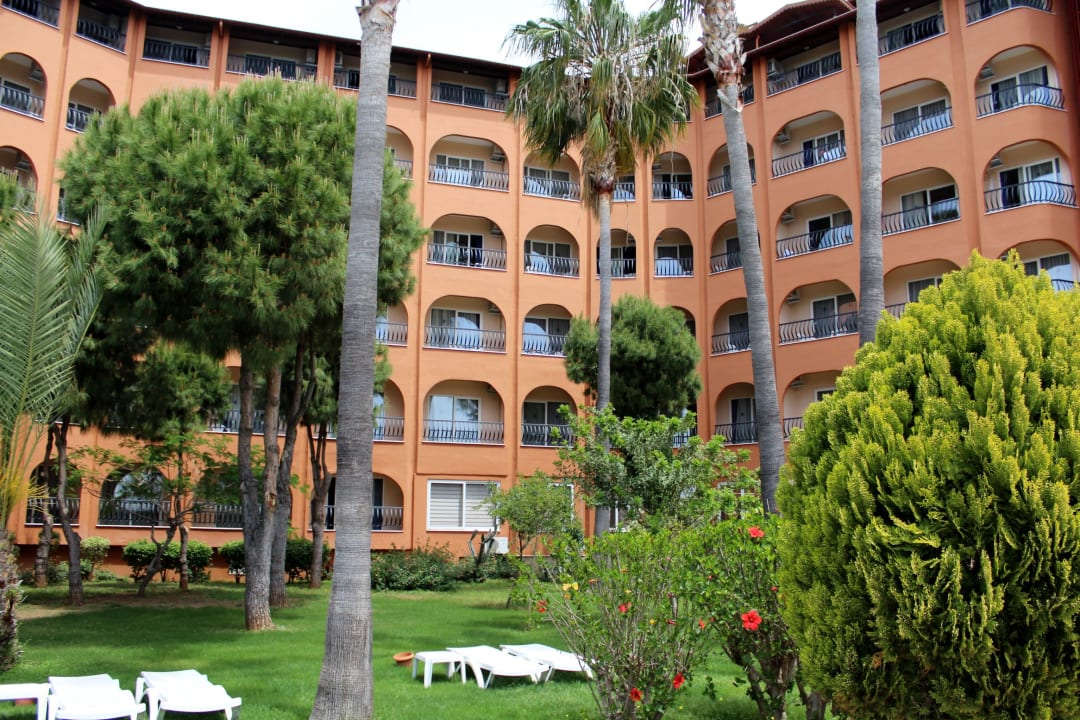 Außenansicht Club Turtas Beach Hotel