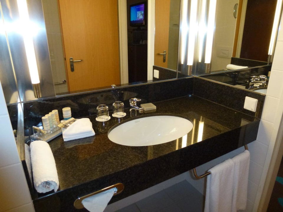 Bad, Waschtisch Radisson Blu Hotel Hannover