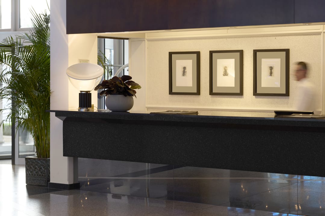 Lobby Mediterranean Beach Hotel