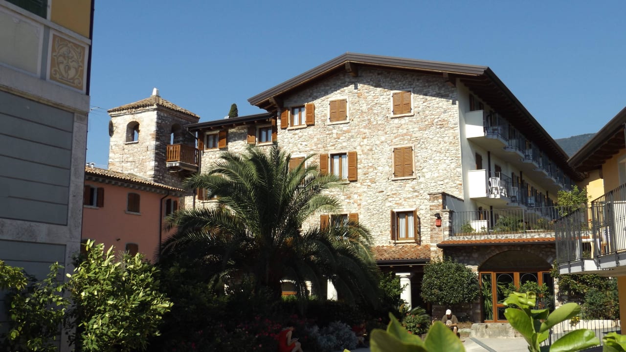 Innenhof zur Rezeption Hotel Antico Monastero