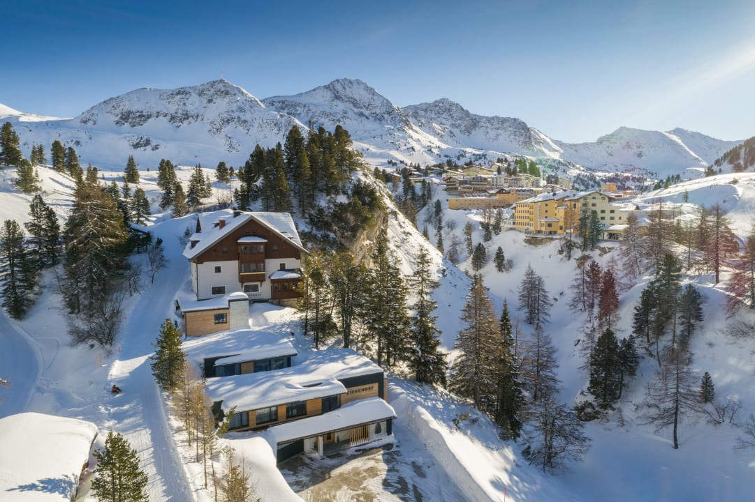 Außenansicht Apparthotel Zirbenhof