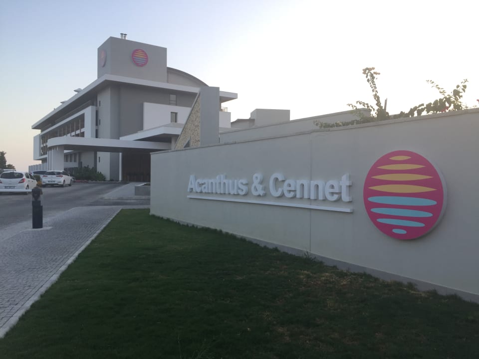 Außenansicht Acanthus Cennet Barut Collection