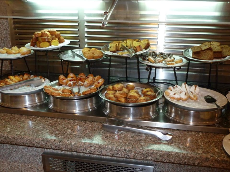 Süßes Frühstücksbuffet Brayka Bay Resort