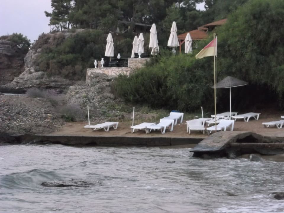 Blick zur Strandbar Alara Hotel
