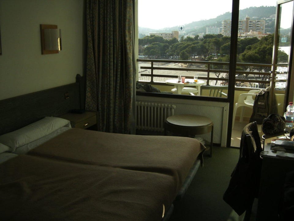 Wohn-Schlafbereich und Ausblick 6.OG Hotel Vibra Beverly Playa