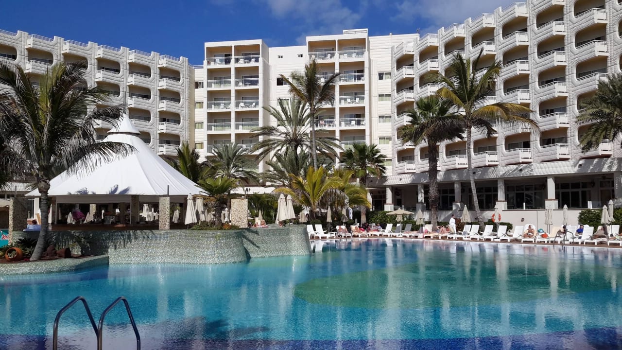 Hotel & Pool Hotel Riu Palace Tres Islas