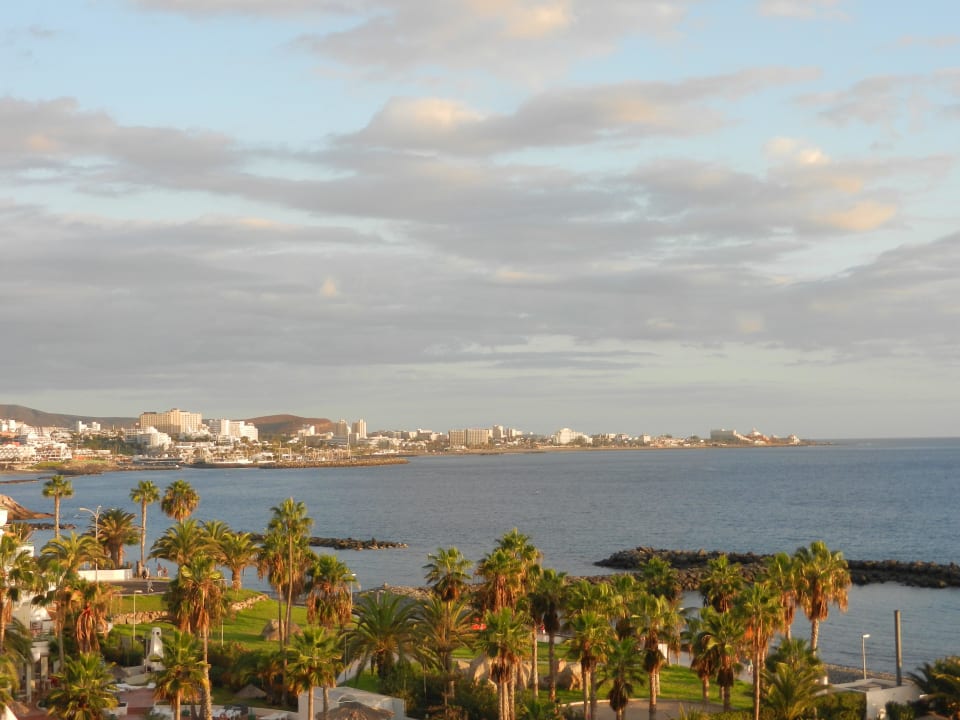 Blick auf Playa de las Americas Hotel Riu Palace Tenerife