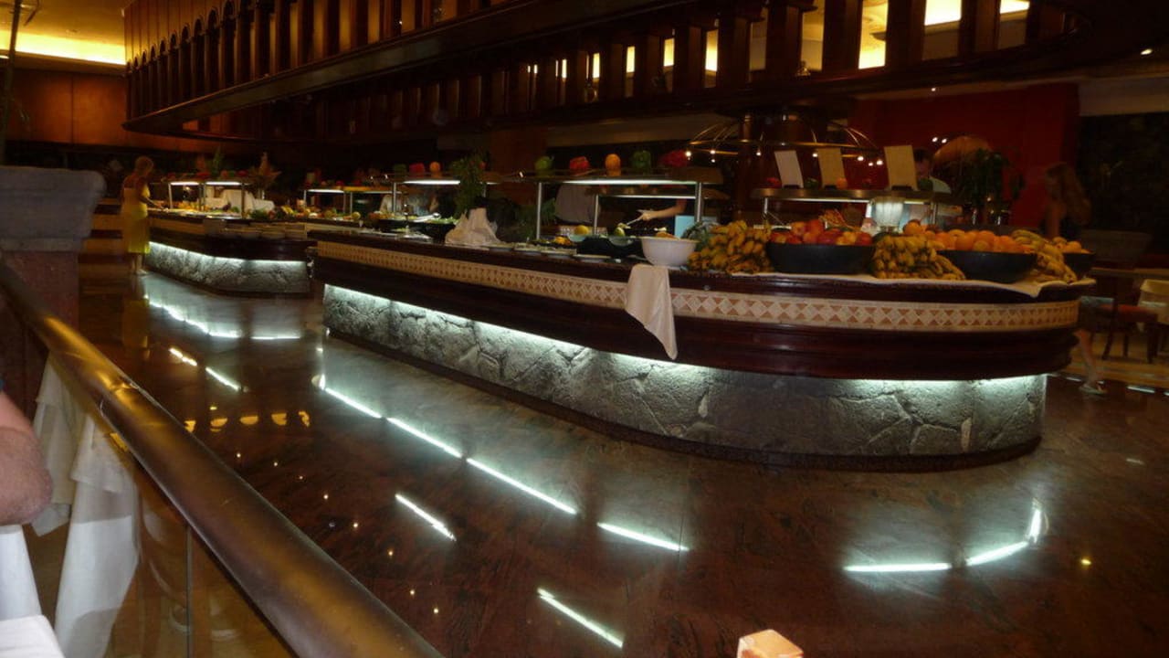 Buffet R2 Rio Calma Hotel & Spa & Conference
