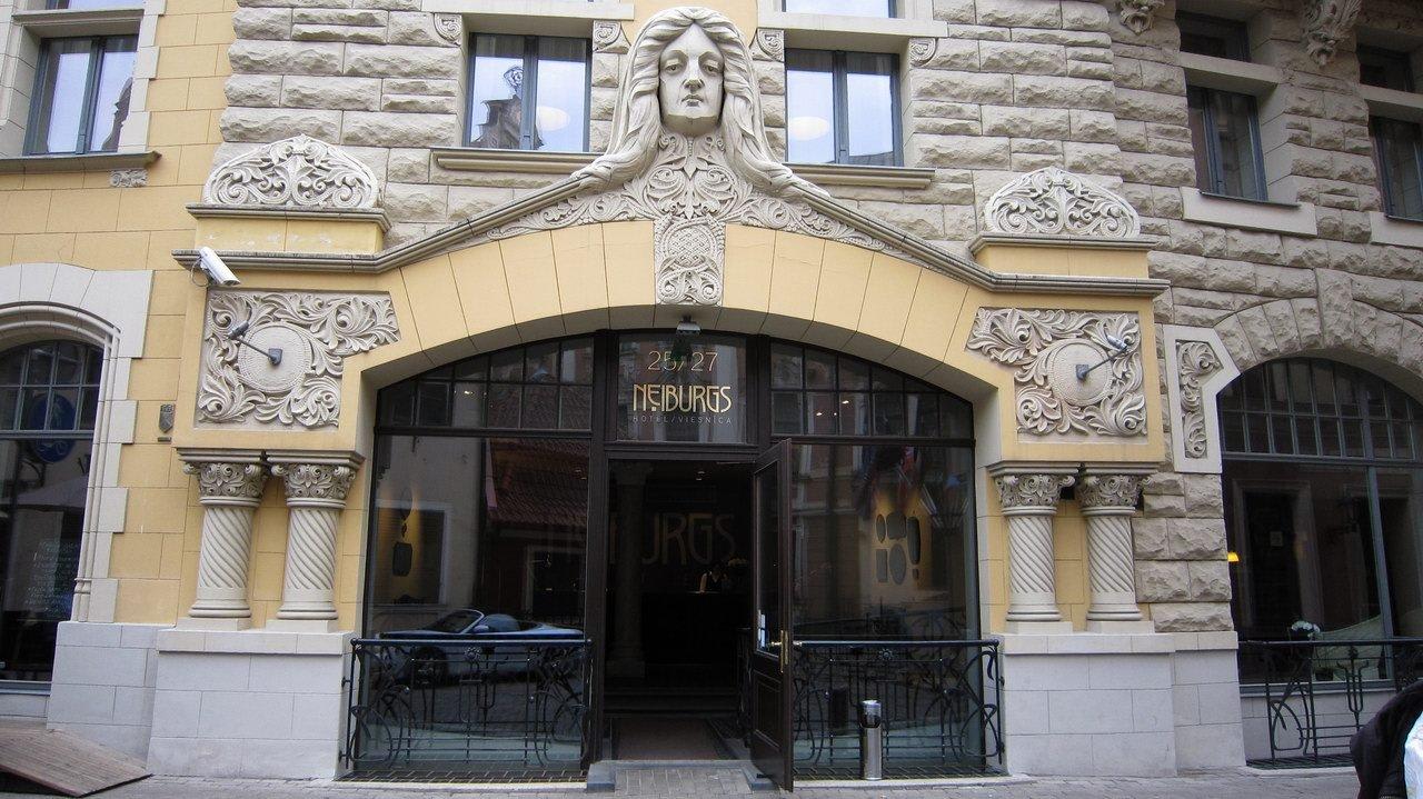 Entrance Hotel Neiburgs Hotel