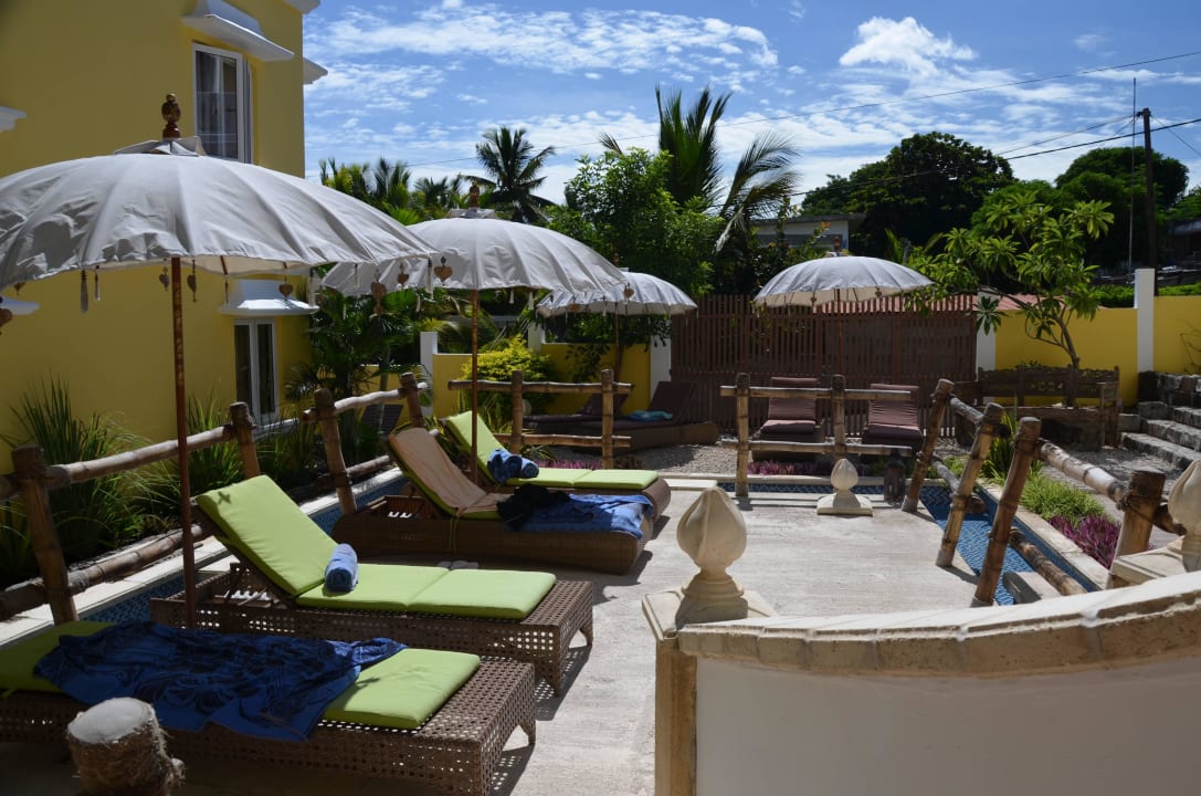 Neue Liegestühle Villa Seewoo